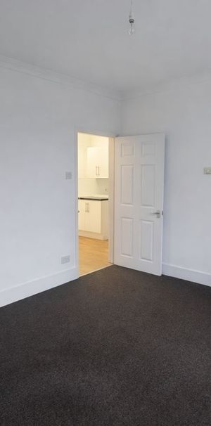 1 Bed Flat, Temple St, E2 - Photo 1