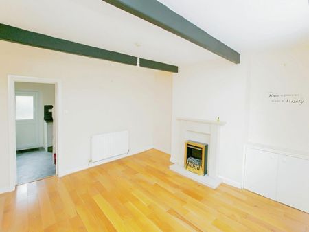 2 bedroom terraced house to rent - Photo 2