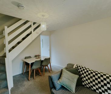2 bedroom end of terrace house to rent - Photo 1