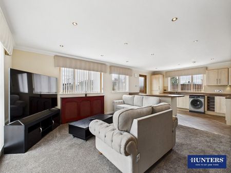 3 bedroom Bungalow To Let - Photo 2