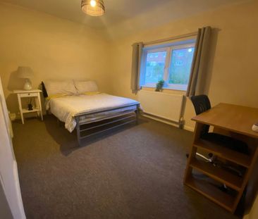 Room in a Shared House, Knepp Close, BN2 - Photo 6