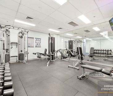 Spacious Studio Apartment with Sunlit Balcony in Prestigious Horder... - Photo 5