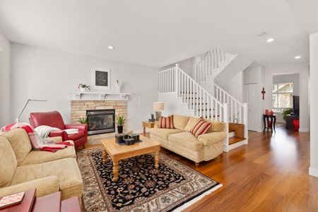 Beautiful Detached Home in Cambria at Rosemary Heights! - Photo 4