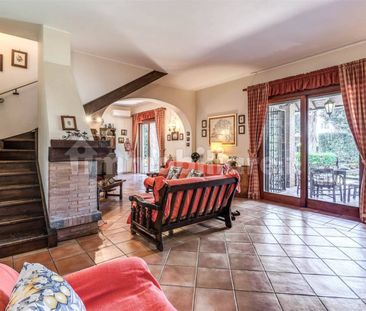 Villa unifamiliare via Giulianova, Fregene, Fiumicino - Photo 1
