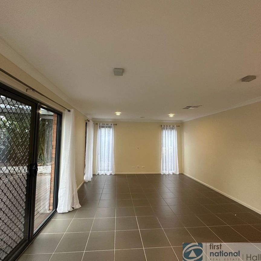 8 Birch Court, Pakenham - Photo 1