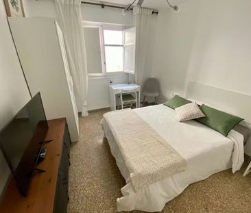 Avinguda de la Malva-Rosa, Valencia, Valencian Community 46011 - Photo 6