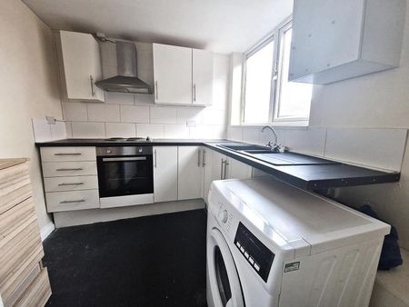 1 bedroom in a house share to rent - Photo 5