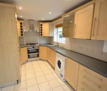 3 Bedroom Mews To Let - Photo 5