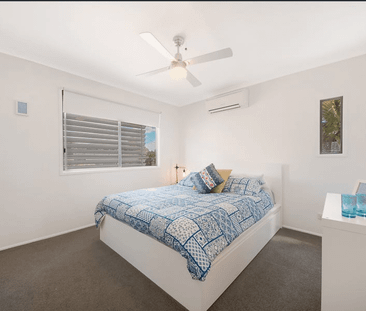 Spacious Family Home with Pool, Office & Multiple Living Areas - Photo 1