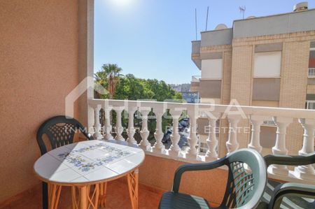 Alquiler de piso en Calle Bella Antonia, 1 - Photo 3