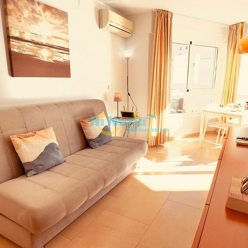 1 BEDROOM APARTMENT FIRST LINE BEACH WITH SEA VIEWS and COMMUNAL POOL - TORROX COSTA , LONG TERM RENTAL - Photo 1