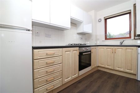 2 bedroom semi-detached house to rent - Photo 2