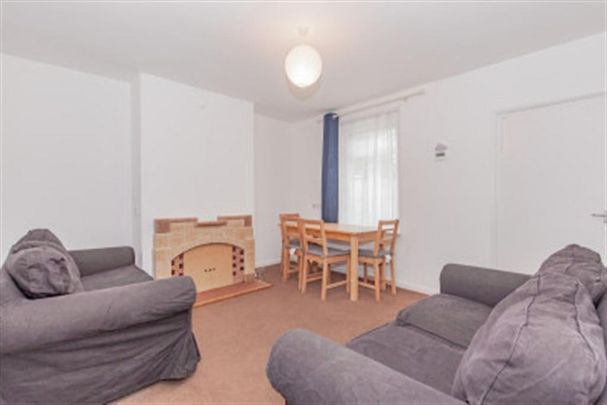 4 bedroom terraced house to rent - Photo 1