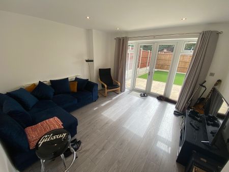 Winds Point, Stourbridge, Hagley - Photo 2