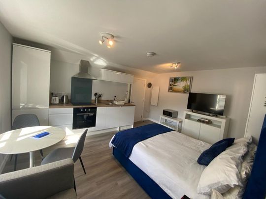 Studio to rent - Photo 1