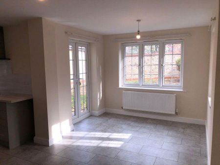 4 bedroom house to rent - Photo 2