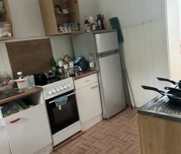 Günstige 2-Zimmer-Wohnung in der Krefelder Innenstadt - 2. OG, Lami... - Foto 2