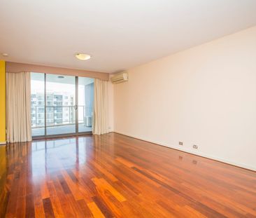 Spacious Three-Bedroom Apartment with Two Balconies and Quality Fac... - Photo 1