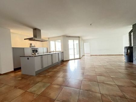 4.5-room light-flooded apartment with a 30 m2 balcony on the 2nd floor - Photo 3