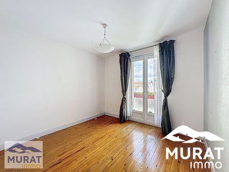 Location Appartement 5 pièces 81m² CHAMALIERES 63400 - Photo 4