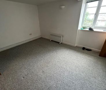 1 bedroom ground floor flat to rent - Photo 4