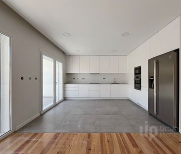 Apartamento T3+1 em Lisboa - Photo 2