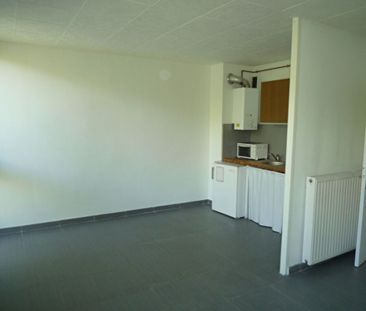 Appartement 1 pièces 29m2 MARSEILLE 8EME 550 euros - Photo 1