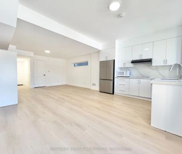 574 B Pharmacy Avenue #Lower unit - Photo 2