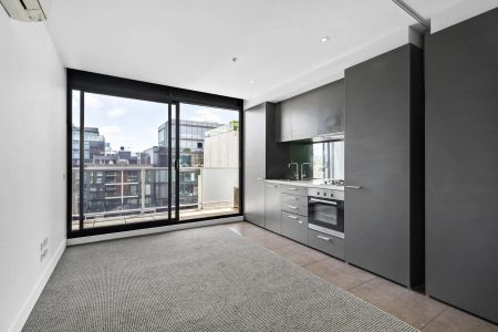 Chic Studio Living in the Heart of Vibrant South Yarra - Photo 4
