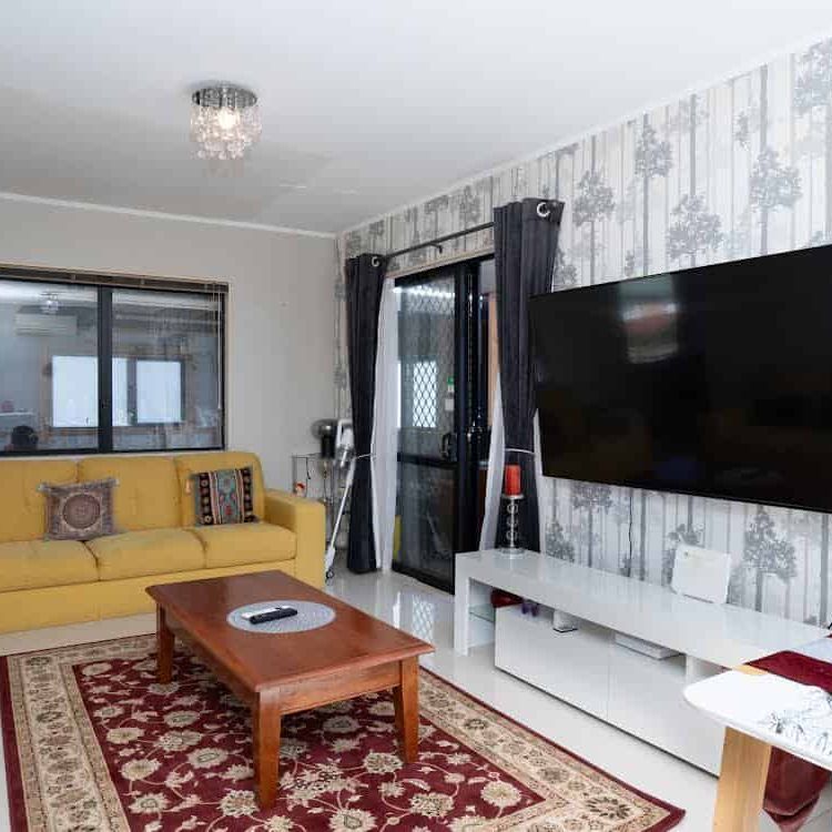 Three bedroom home! - Photo 1