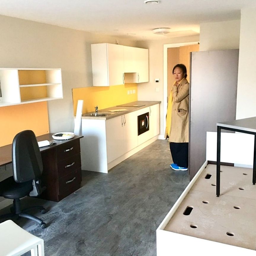 Studio Flat, One Islington Plaza, L3 - Photo 1