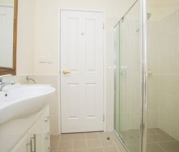 Charming 4-Bedroom Rental House in Peaceful Greenmount Suburb - Ide... - Photo 6