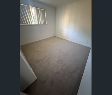 2-Bedroom Unit with New Carpet & Double Garage - Photo 4