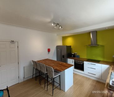 Room in a Shared House, Newport Gardens, LS6 - Photo 1