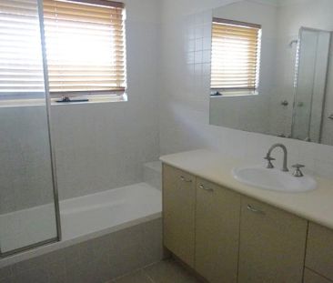 Your Family Home Awaits You. - Photo 1