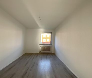 Renovierte 3-Zimmer-Wohnung mit Balkon in Varel! - Photo 1