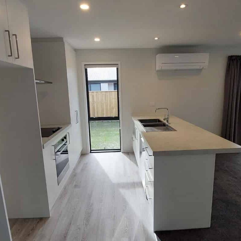 Stylish home in Ravenswood!! - Photo 1