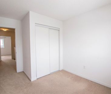 For Lease - 1287 Coleman Crescent, Innisfil, Ontario - Photo 2