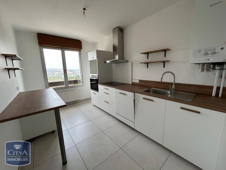 Location Appartement 2 pièces 70m² ST PRIEST EN JAREZ 42270 - Photo 2