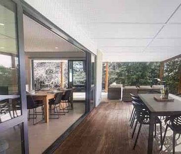 Stunning 5BR Taupaki Retreat with Acreage - Photo 4