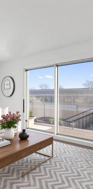 2 Bed, 1 Bath - 4761 Rue Hochelaga, Montréal - Photo 1