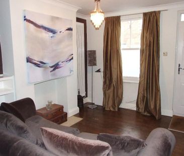 2 bedroom terraced house to rent - Photo 2