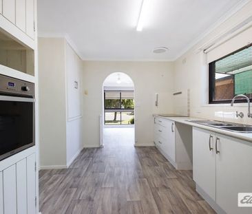 Four bedroom family living! - Photo 6