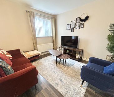 4 bedroom townhouse to rent - Photo 2