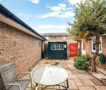 3 bedroom terraced house to rent - Photo 4