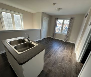 For Lease - 21 Duncan Road Unit# Coach, Markham, Ontario - Photo 4