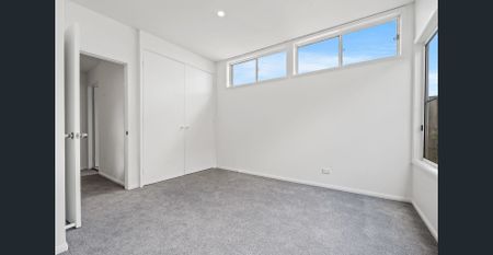 Coastal Living – 4 Bedroom Family Home - Photo 4