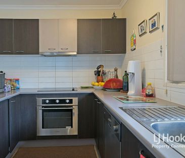 3 BEDROOM UNIT IN EXCELLENT LOCATION - Photo 4