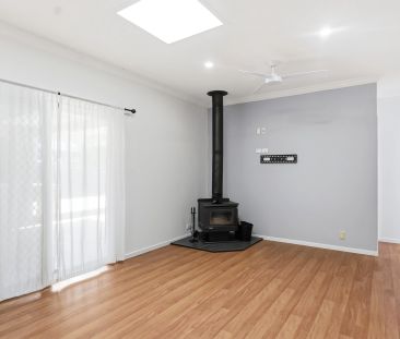 3 BEDROOM HOME IN SEABROOK - Photo 2