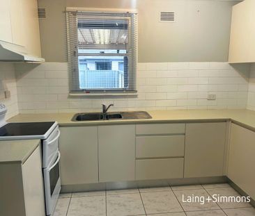 Comfortable three-bedroom home, water included in rent - Photo 5